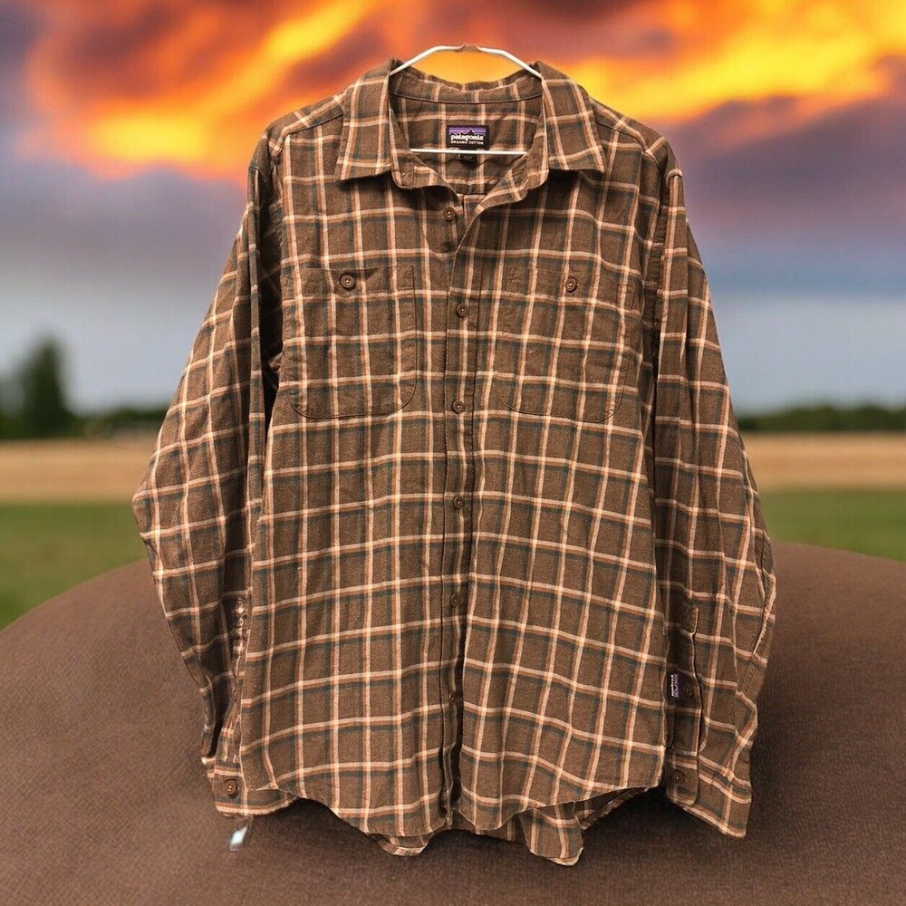 Patagonia Organic Cotton‎ Long Sleeve Button Down Shirt Men's M Brown Plaid